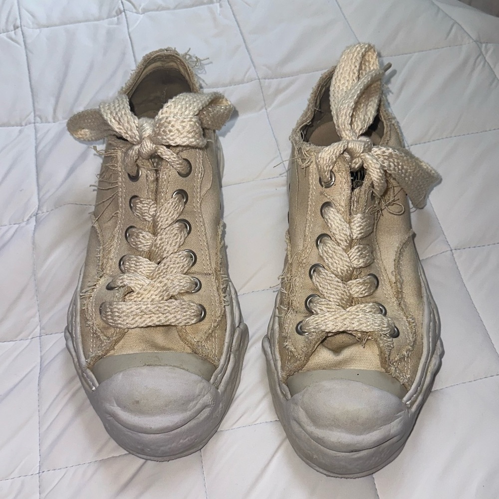 Maison Mihara Yasuhiro
Cloth low trainers
43EU
Very good condition
Beige, Cloth
